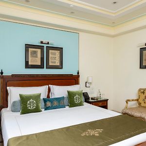 Palace Room Lake View