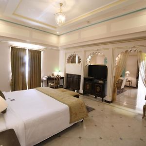 Deluxe Suite Courtyard View
